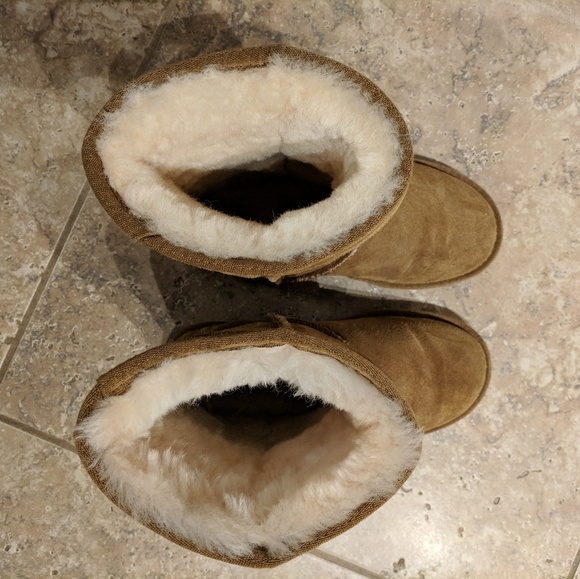 Minnetonka Womans tan Olympia Boots - Picture 6 of 6